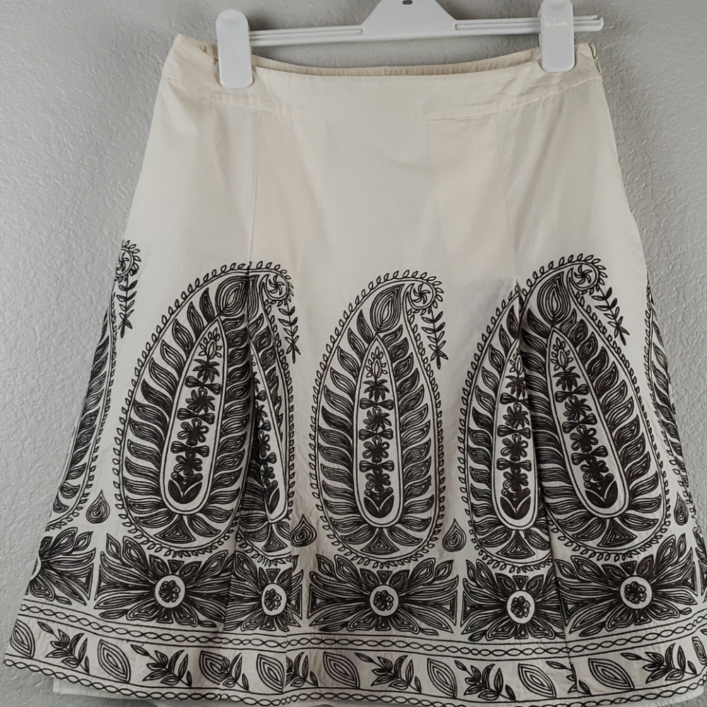 Ann Taylor | Women's Embroidered Skirt Sz 10